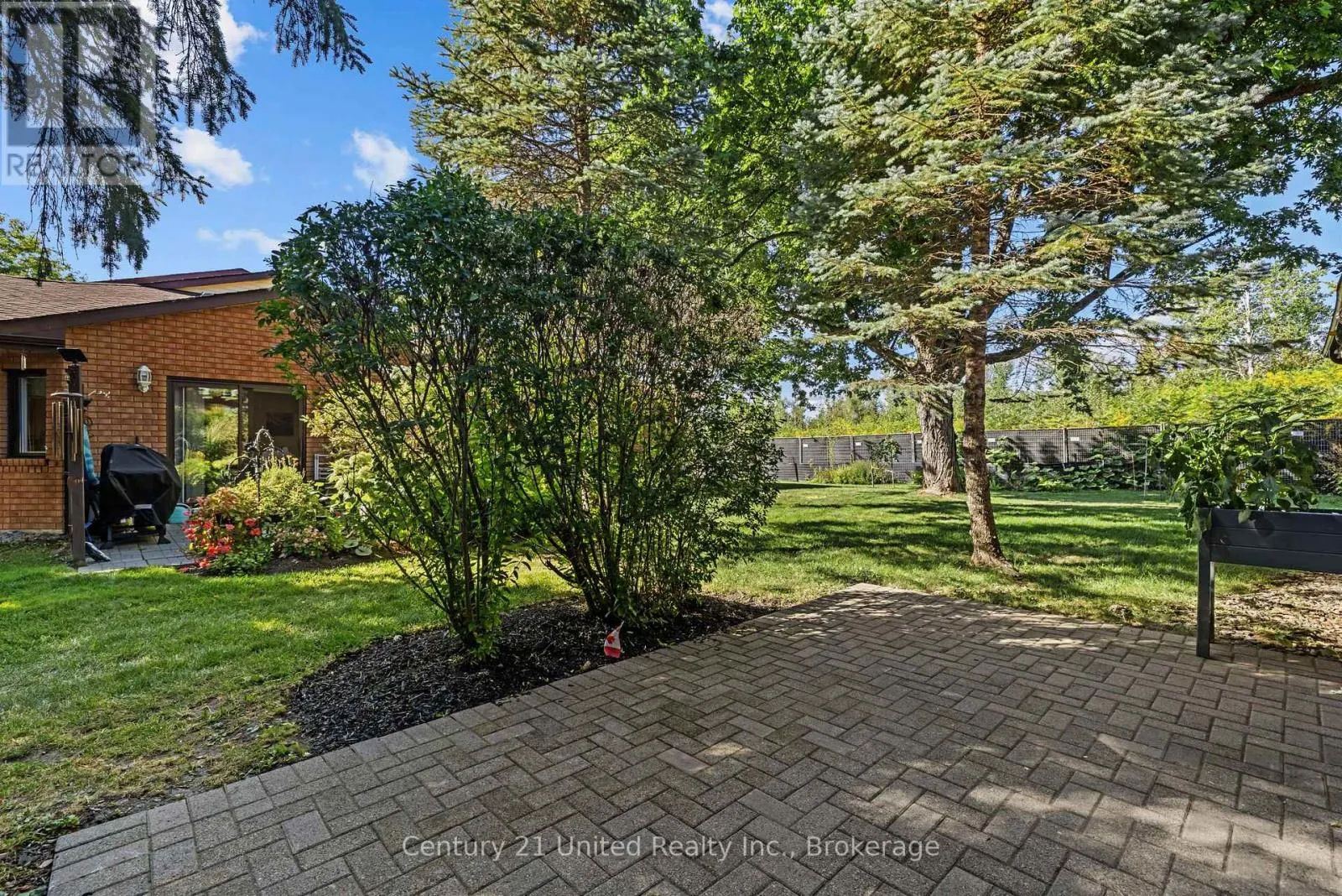 10 - 36 CHAMPLAIN CRESCENT #10