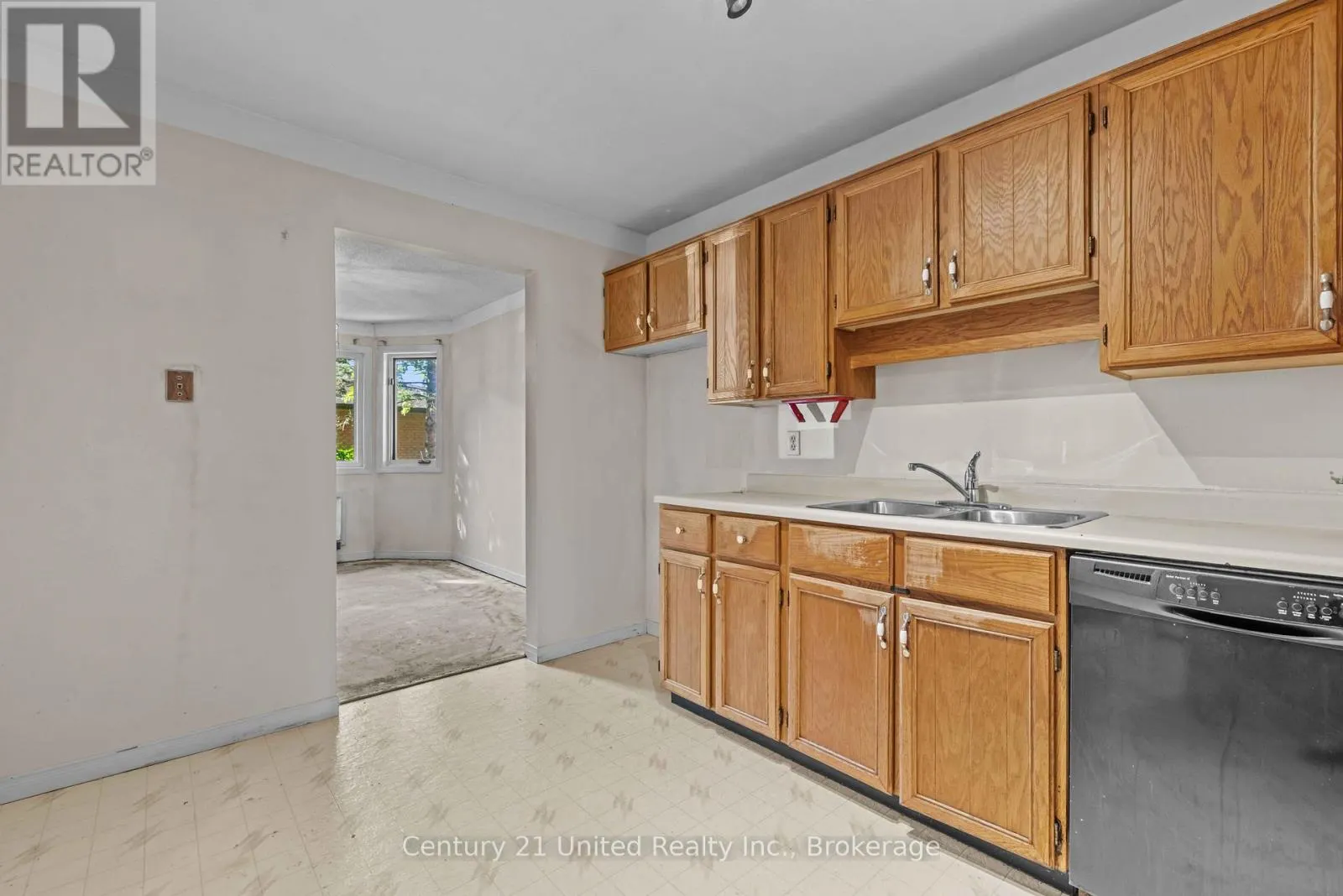 10 - 36 CHAMPLAIN CRESCENT #10