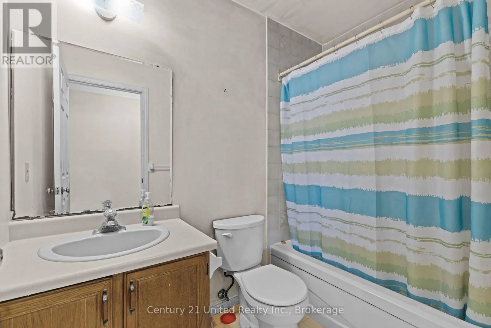 10 - 36 CHAMPLAIN CRESCENT #10