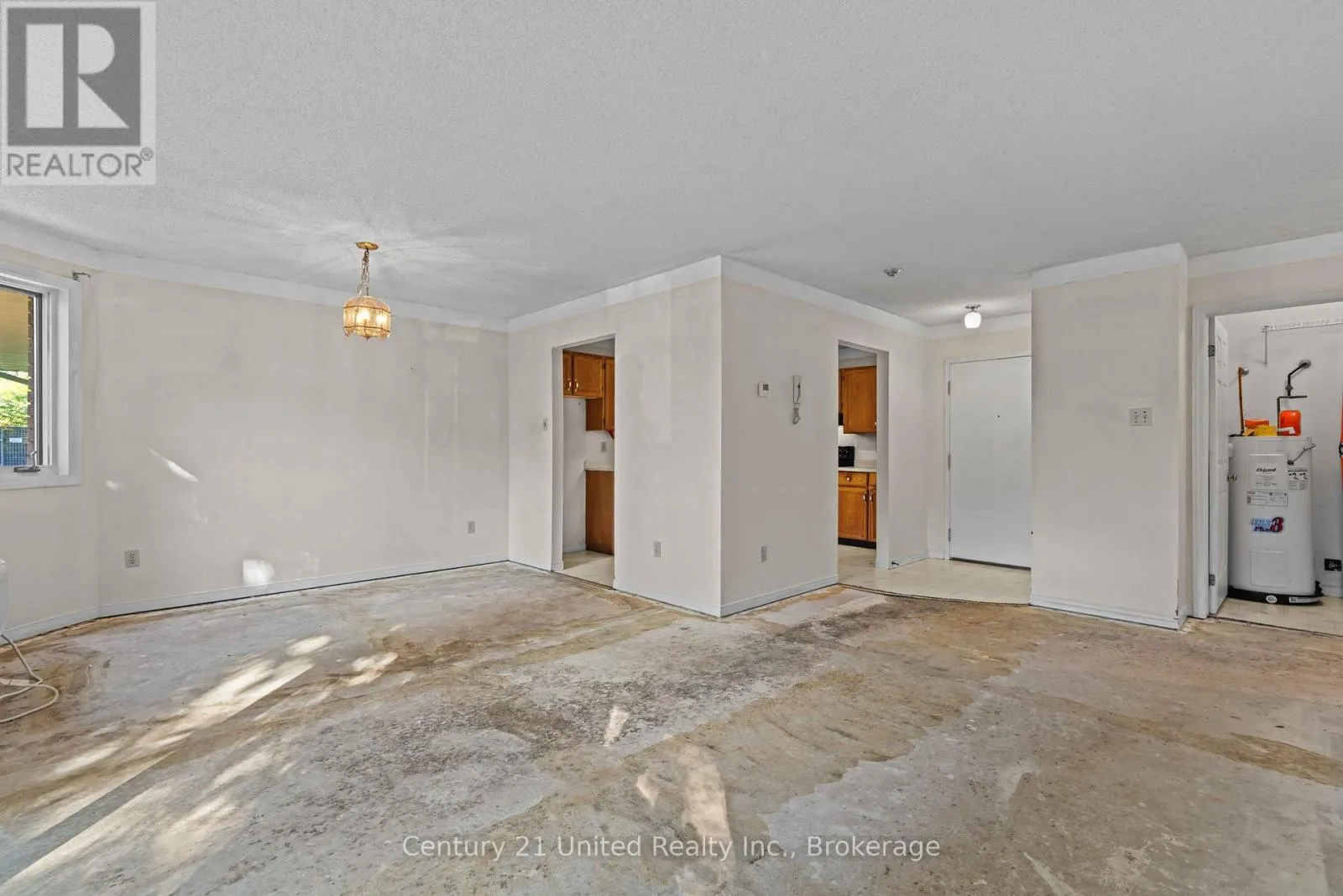 10 - 36 CHAMPLAIN CRESCENT #10