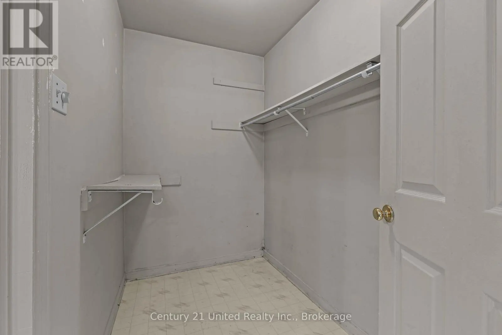10 - 36 CHAMPLAIN CRESCENT #10