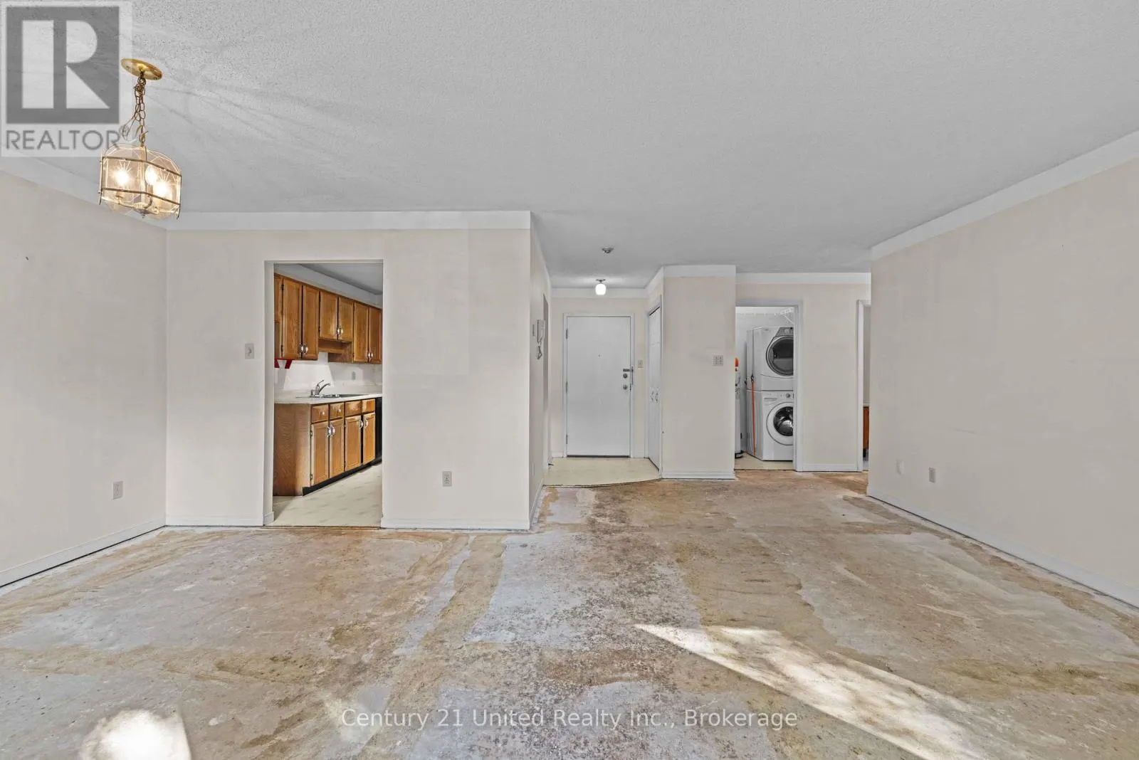 10 - 36 CHAMPLAIN CRESCENT #10