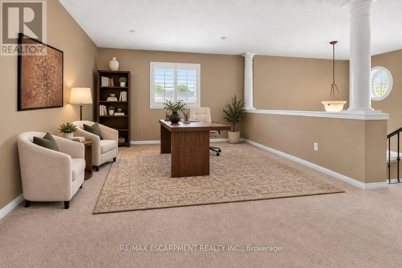 123 MOORLAND CRESCENT