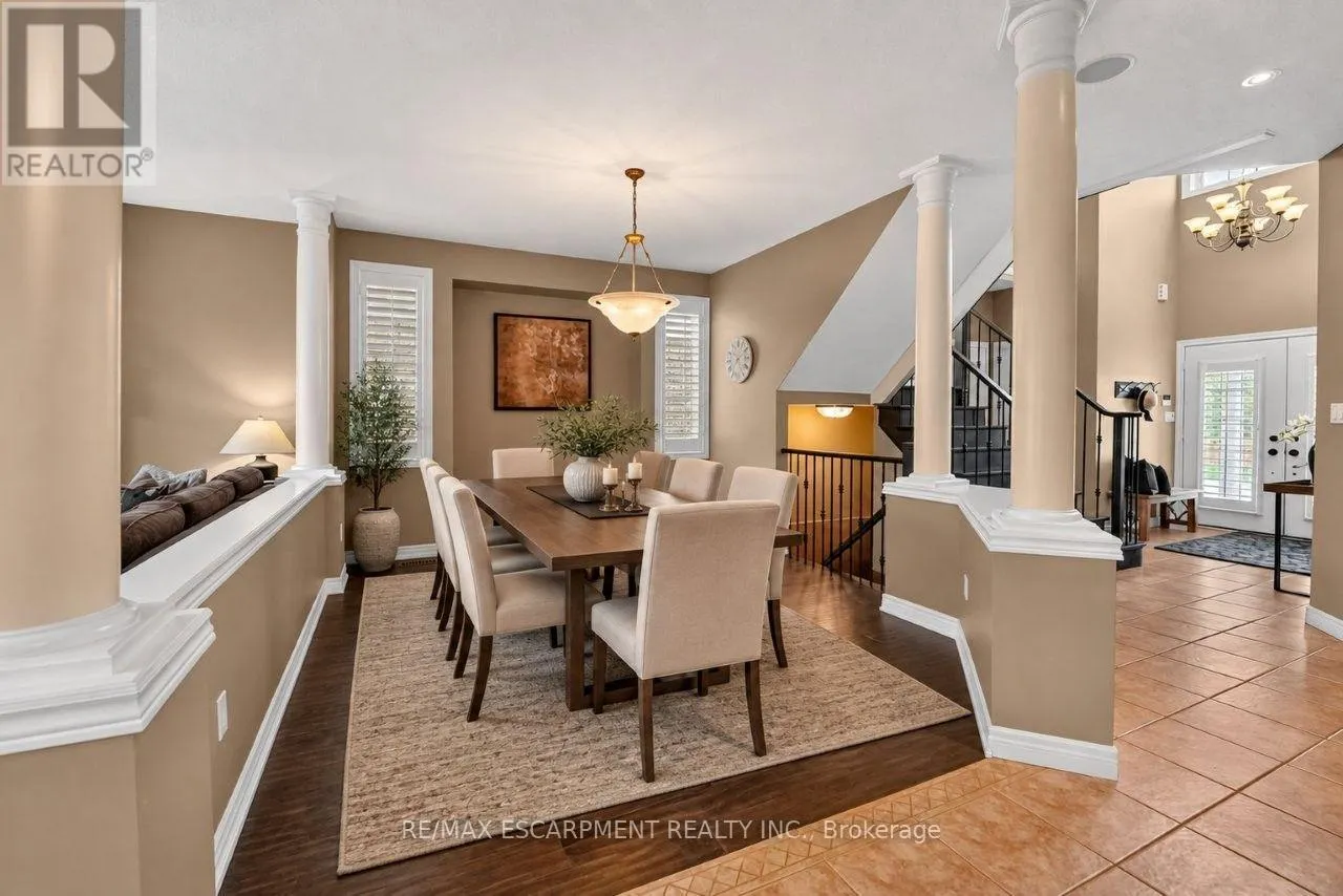 123 MOORLAND CRESCENT