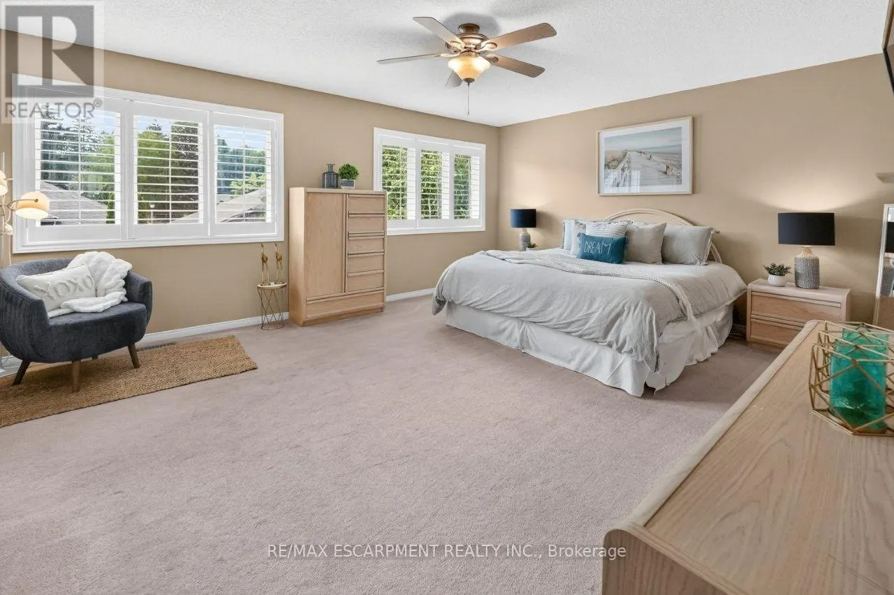 123 MOORLAND CRESCENT