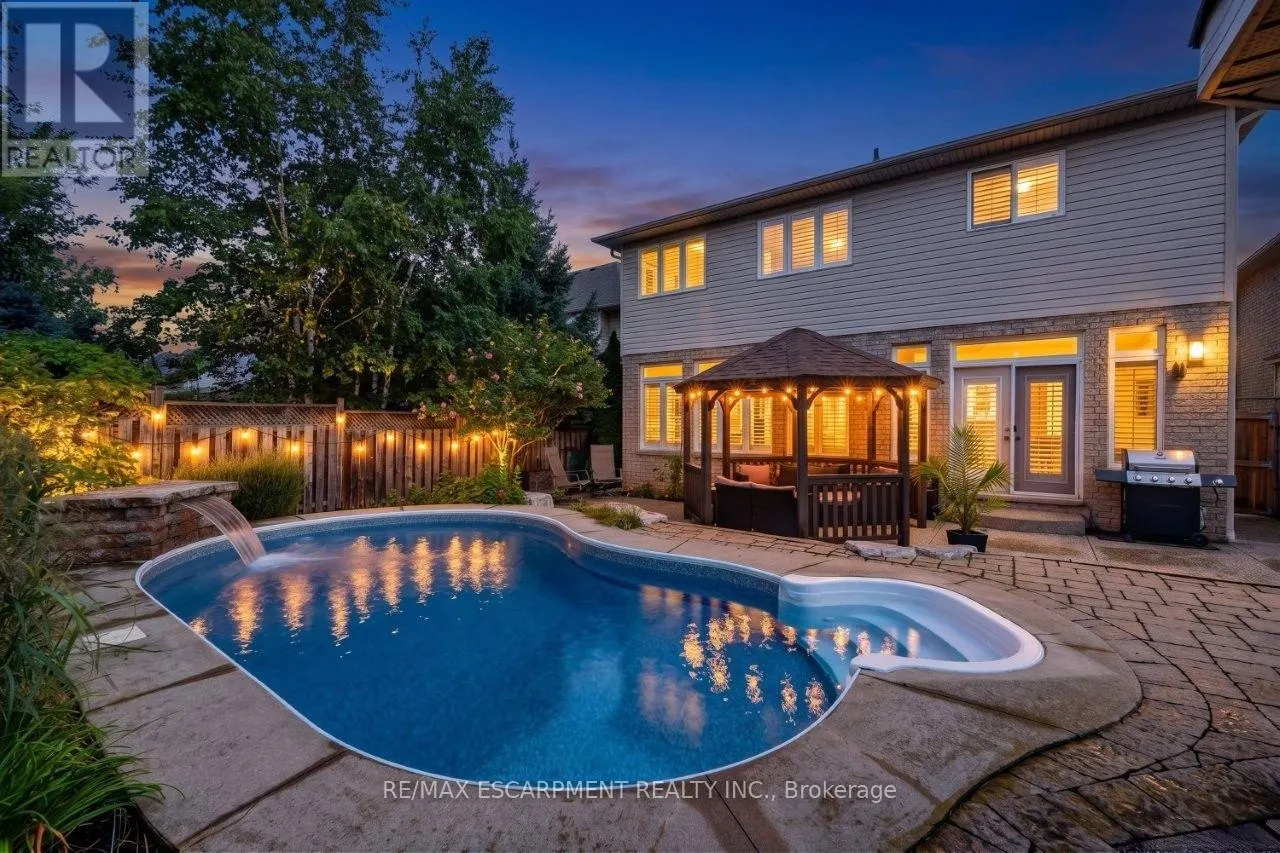 123 MOORLAND CRESCENT
