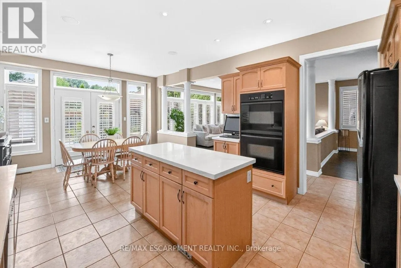 123 MOORLAND CRESCENT