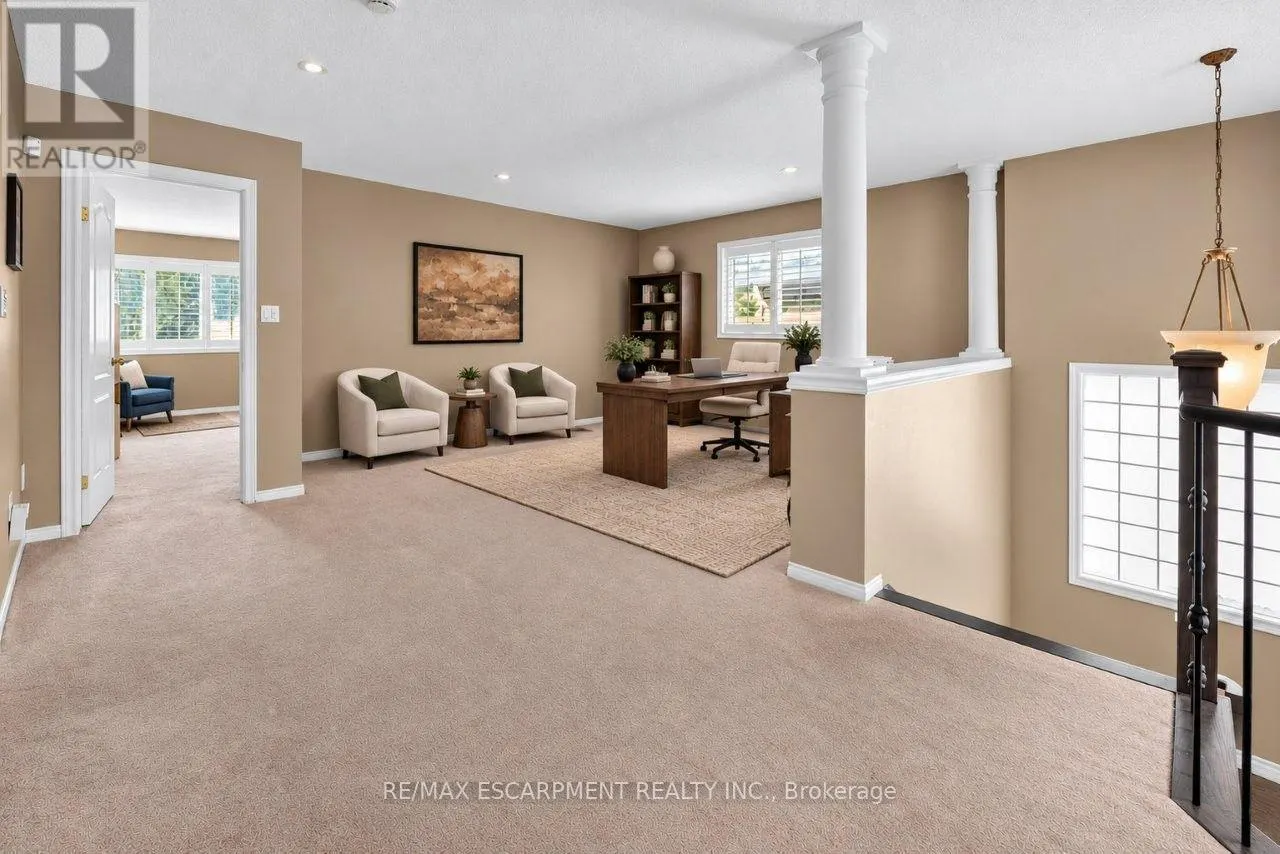 123 MOORLAND CRESCENT