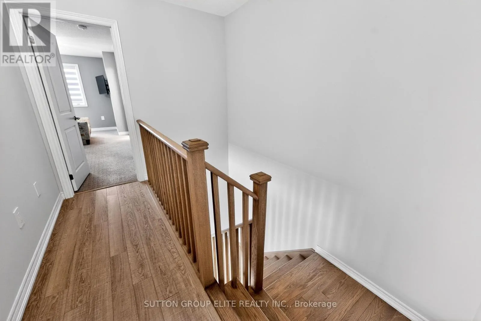 95 ELLIOT AVENUE W