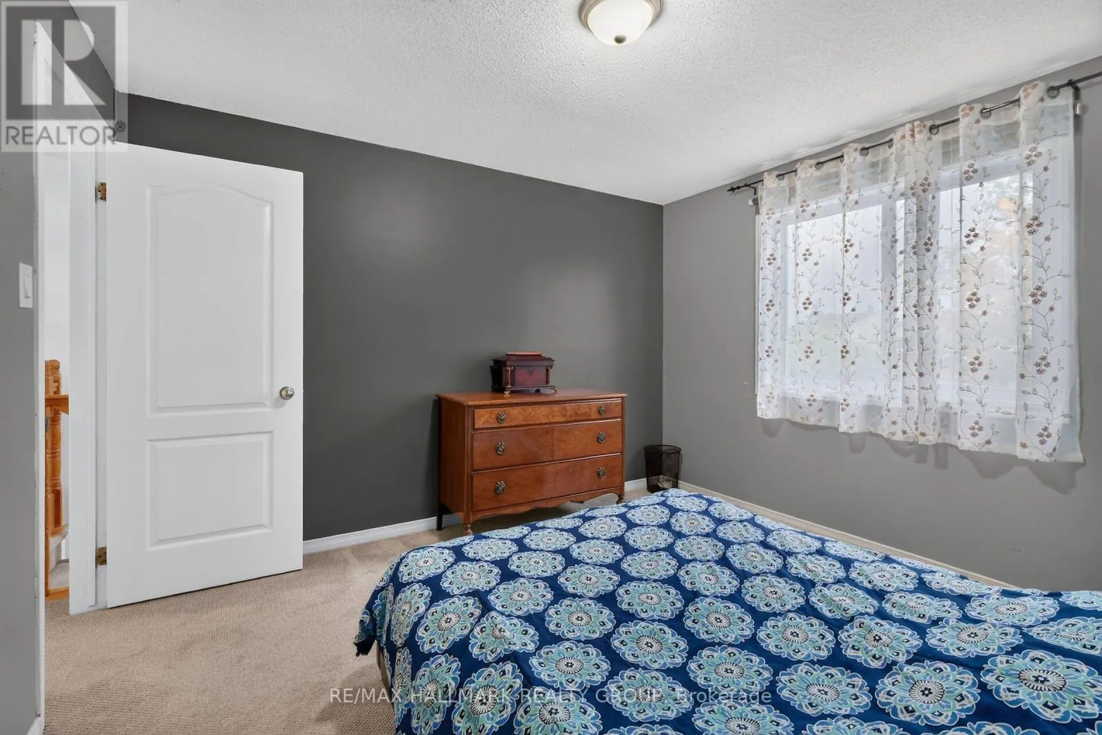 502 ROUGEMOUNT CRESCENT