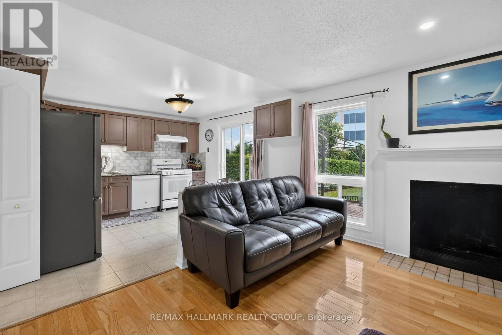 502 ROUGEMOUNT CRESCENT
