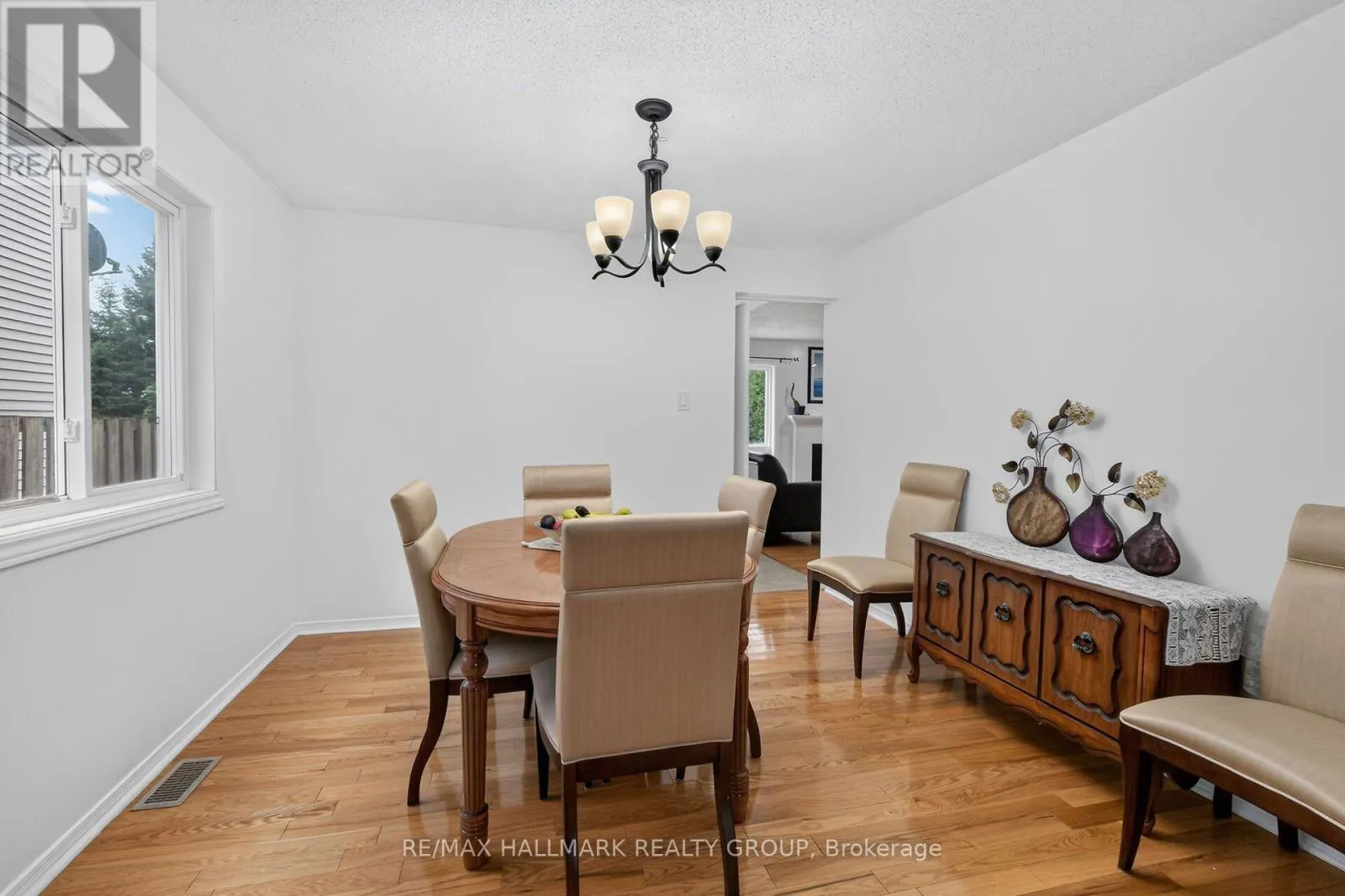 502 ROUGEMOUNT CRESCENT