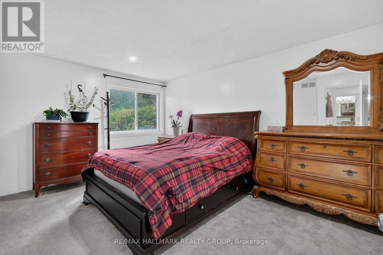 502 ROUGEMOUNT CRESCENT
