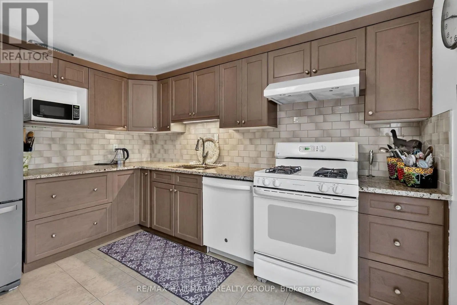 502 ROUGEMOUNT CRESCENT