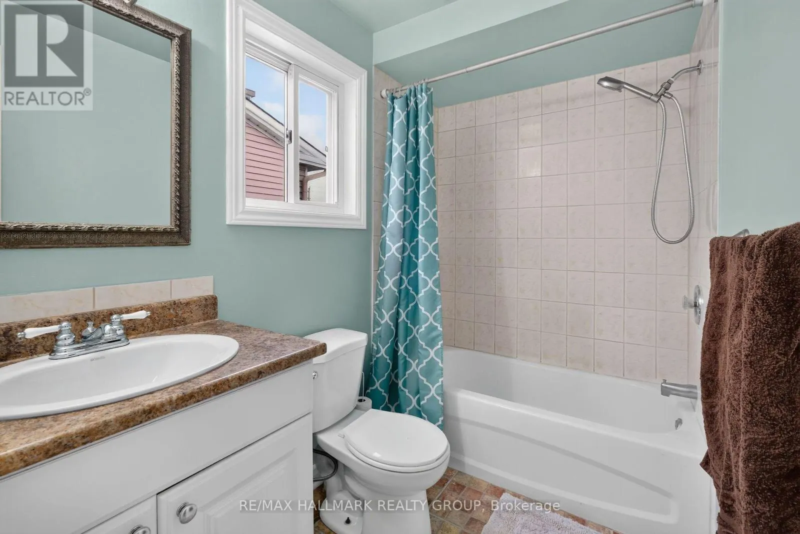 502 ROUGEMOUNT CRESCENT