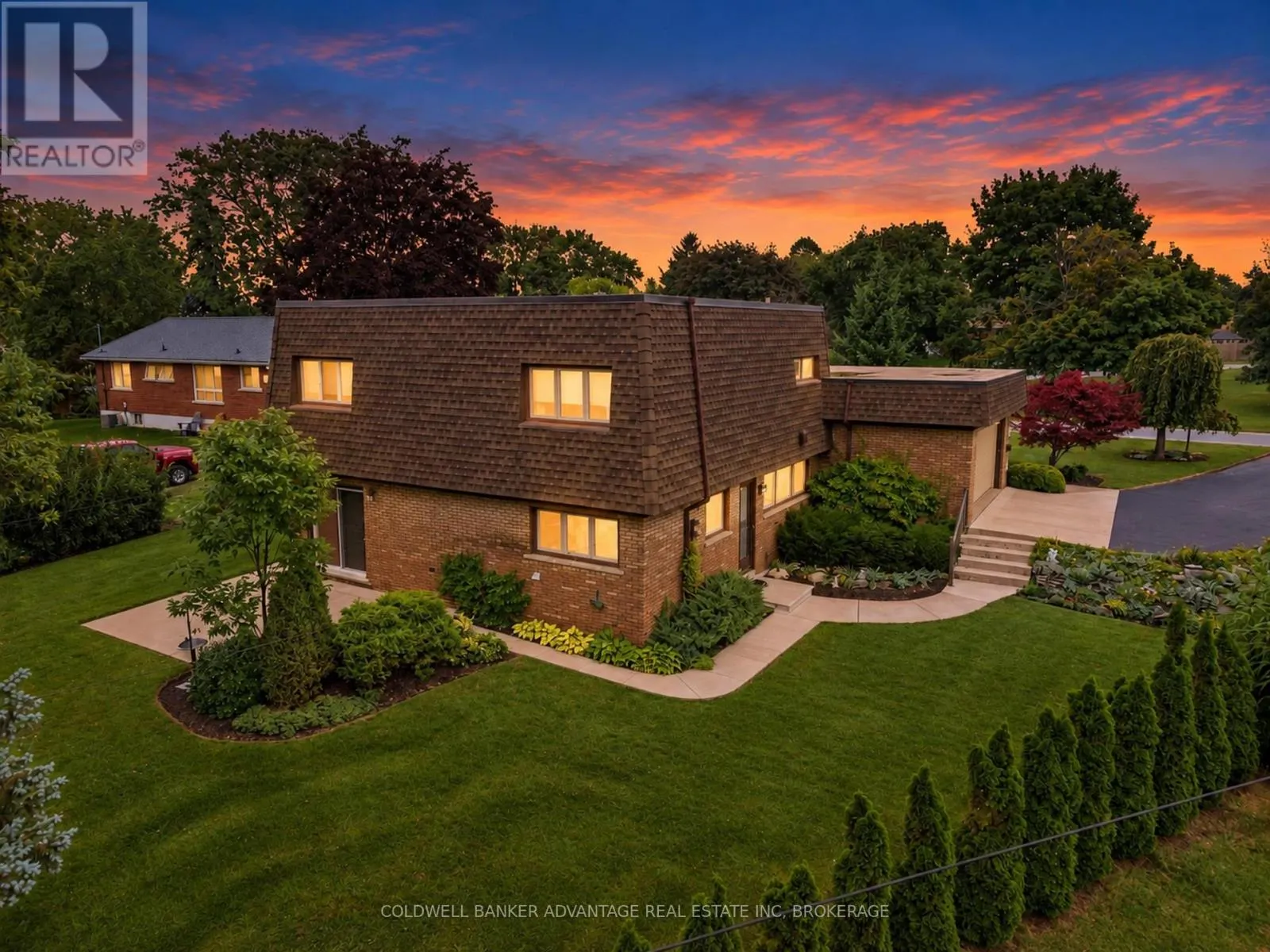 21 THORNCREST ROAD