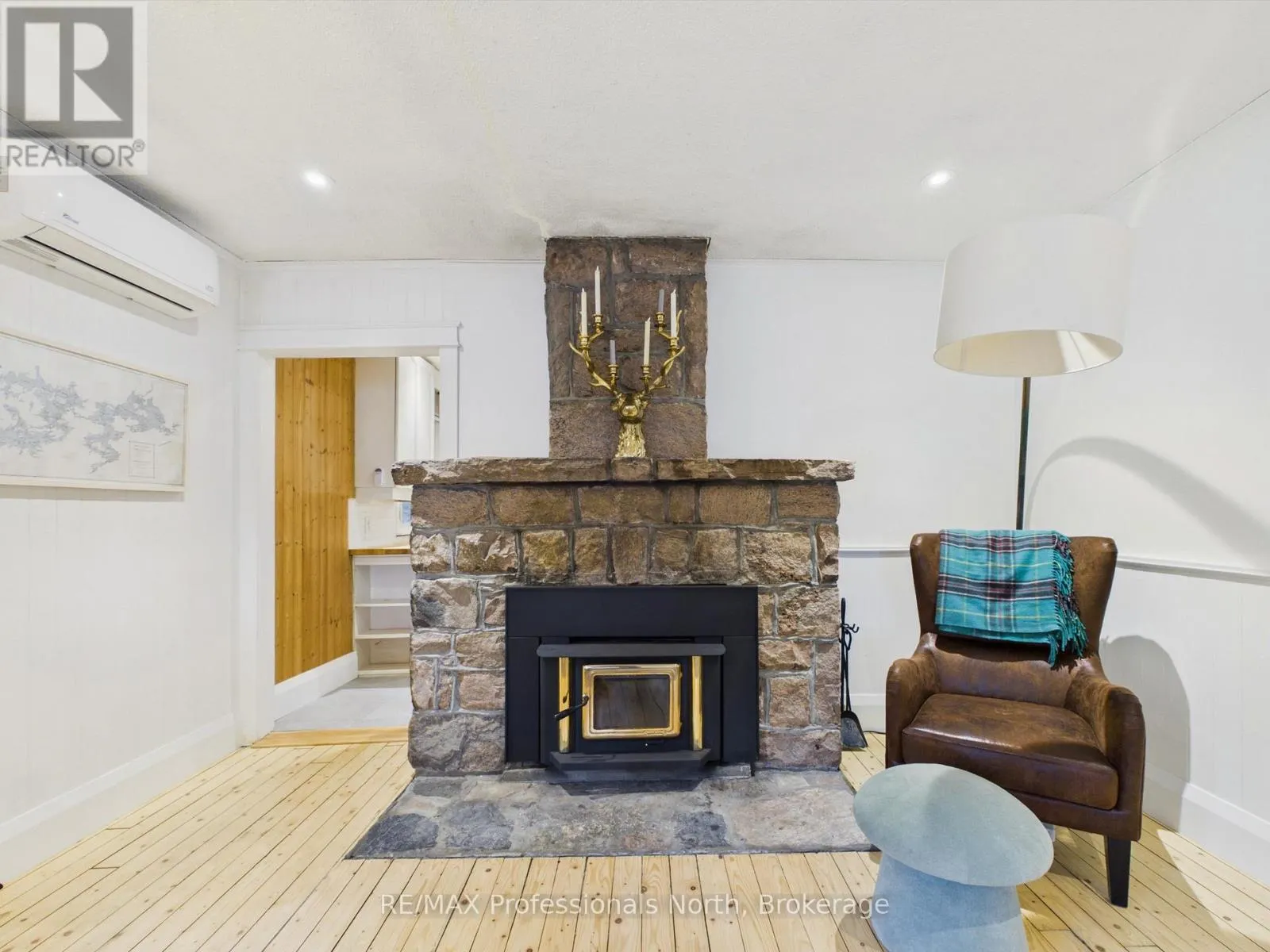 1037 STRAWBERRY BAY ROAD