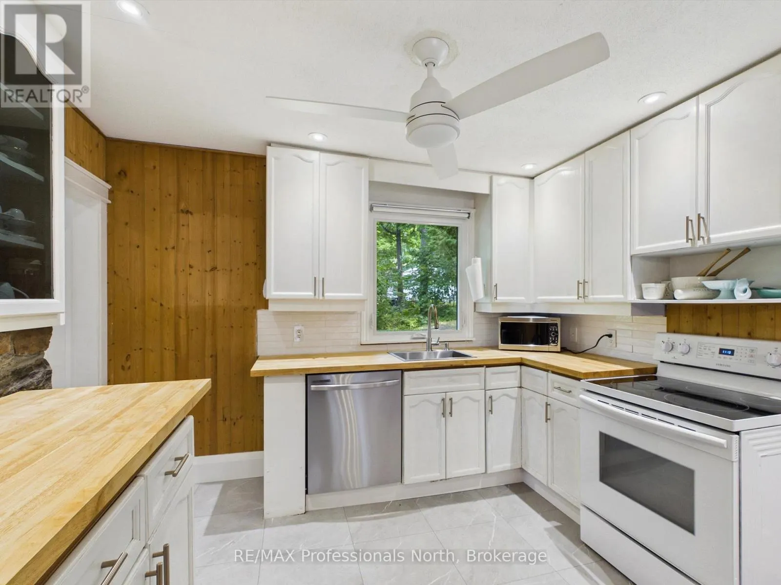 1037 STRAWBERRY BAY ROAD