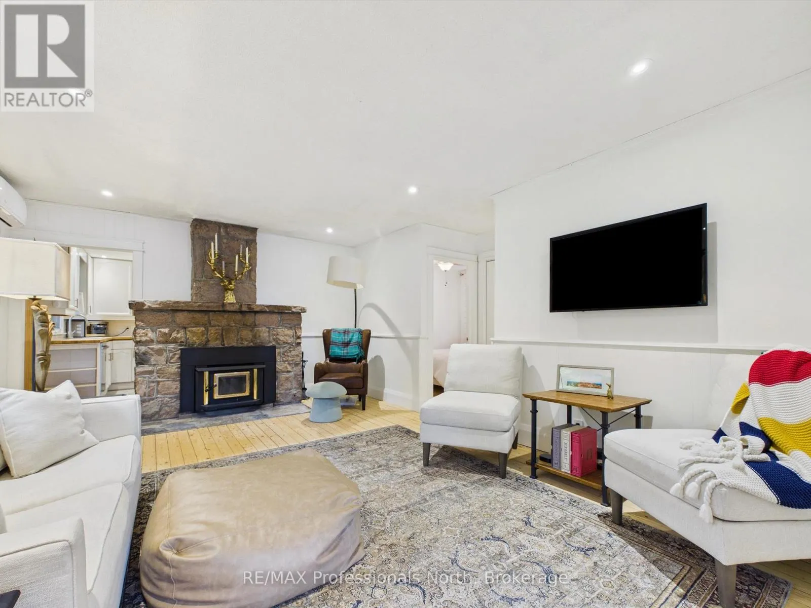 1037 STRAWBERRY BAY ROAD