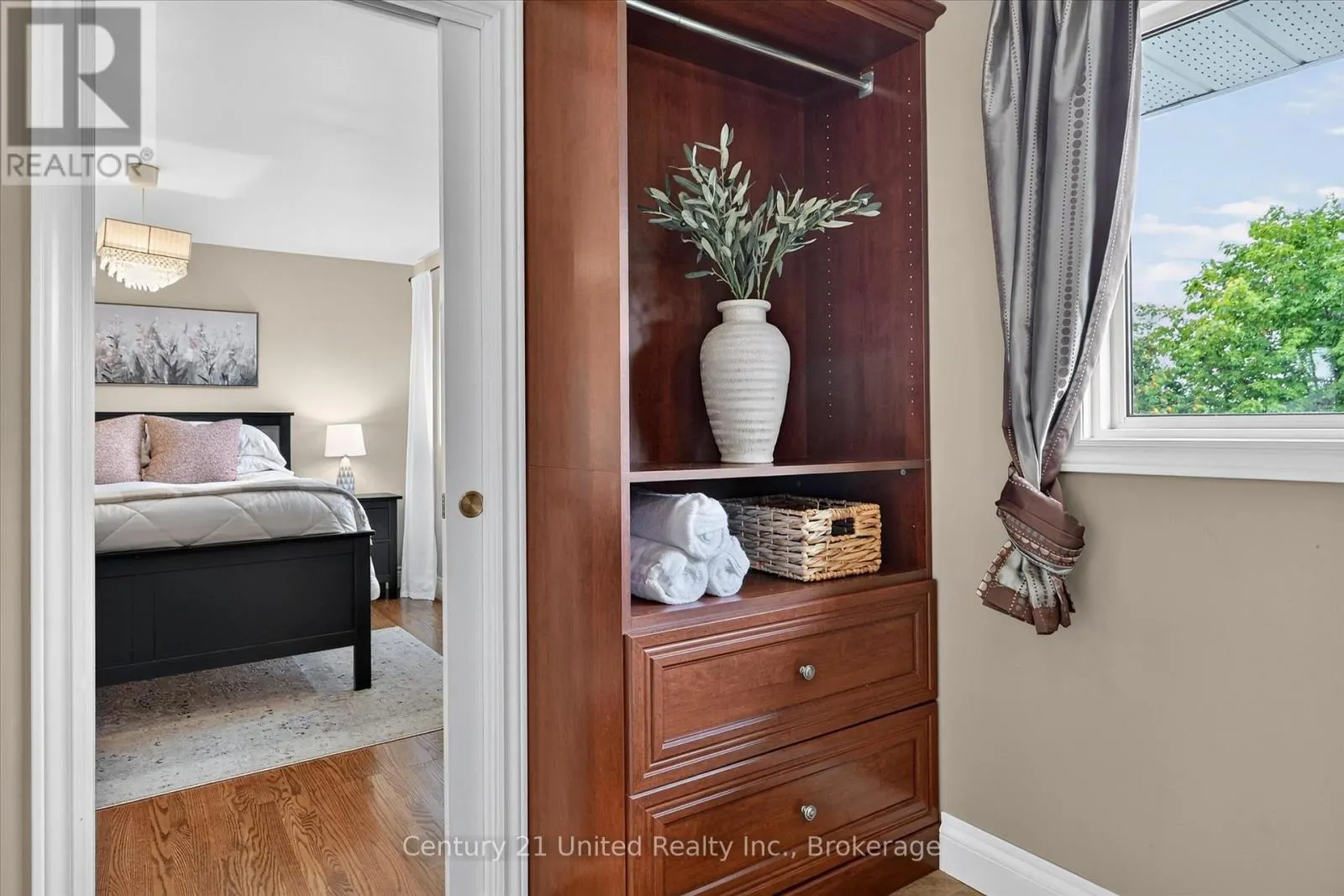 537 MONTCALM DRIVE