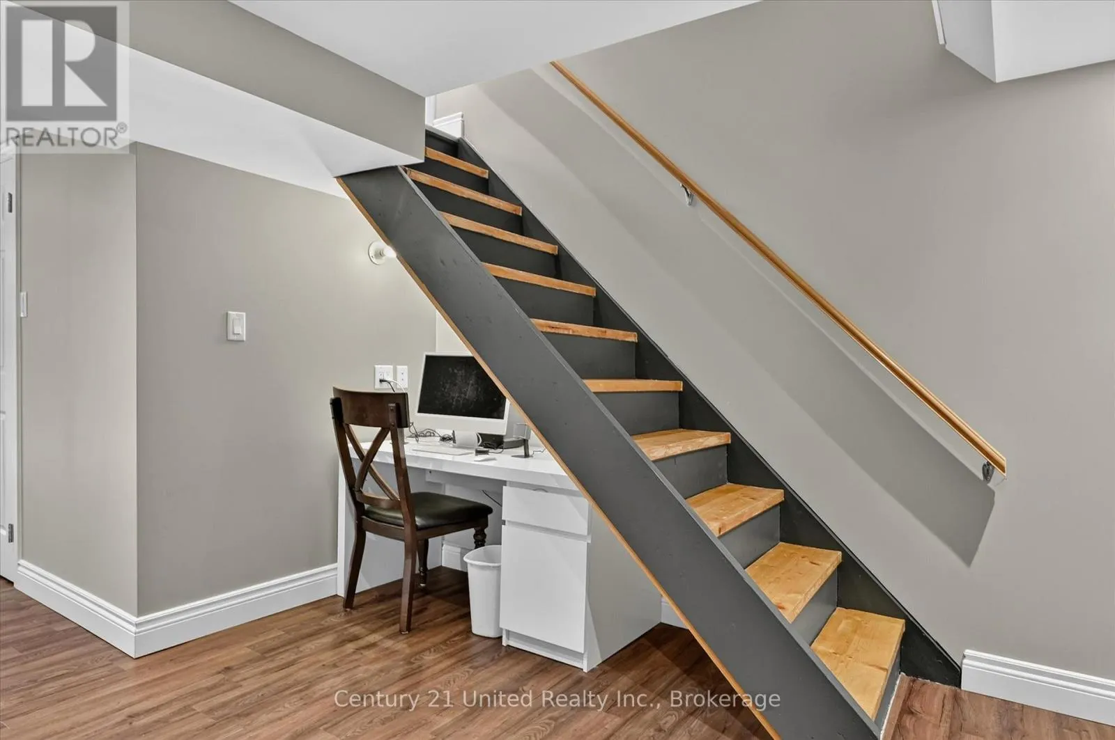 537 MONTCALM DRIVE