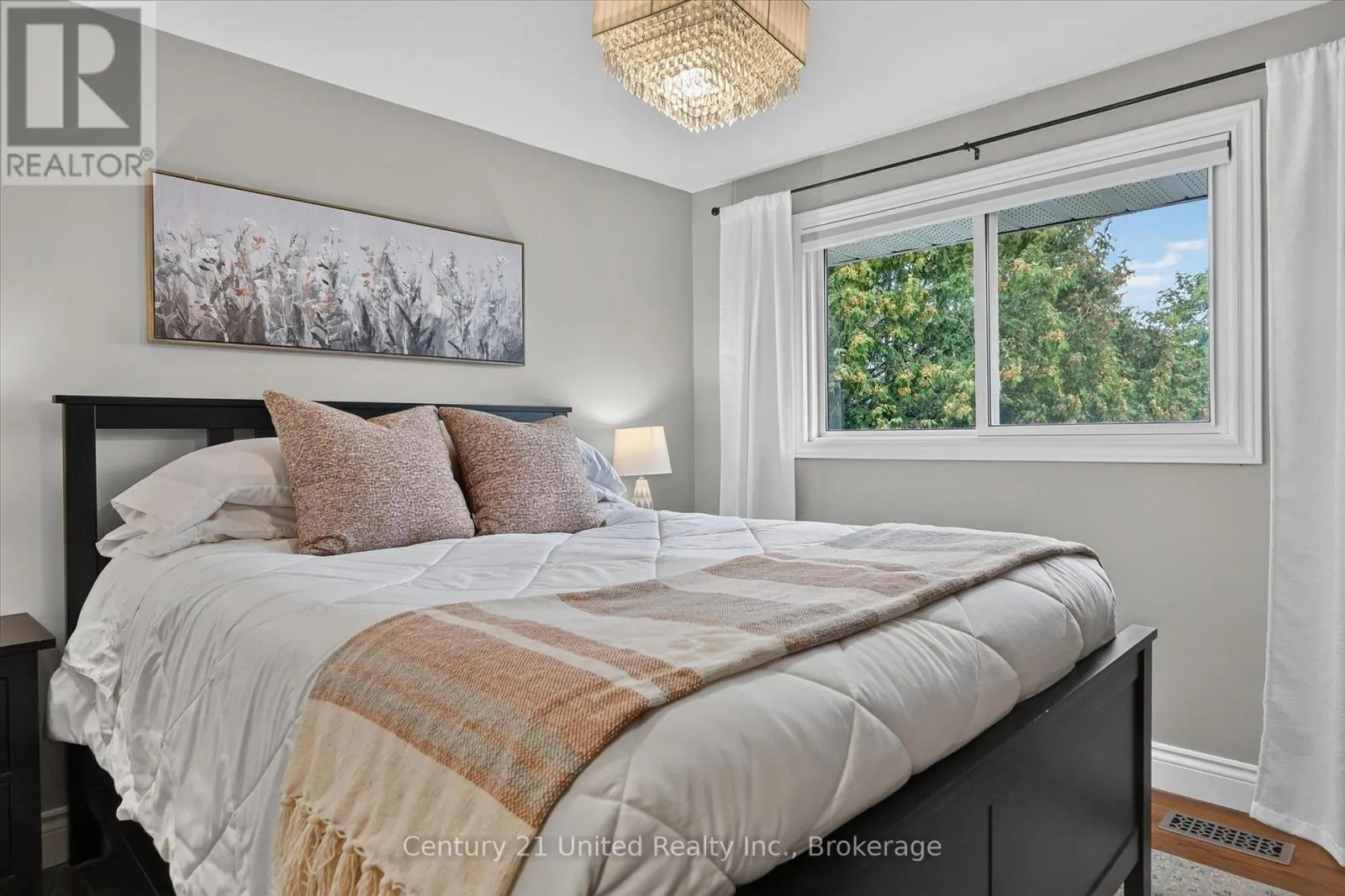 537 MONTCALM DRIVE