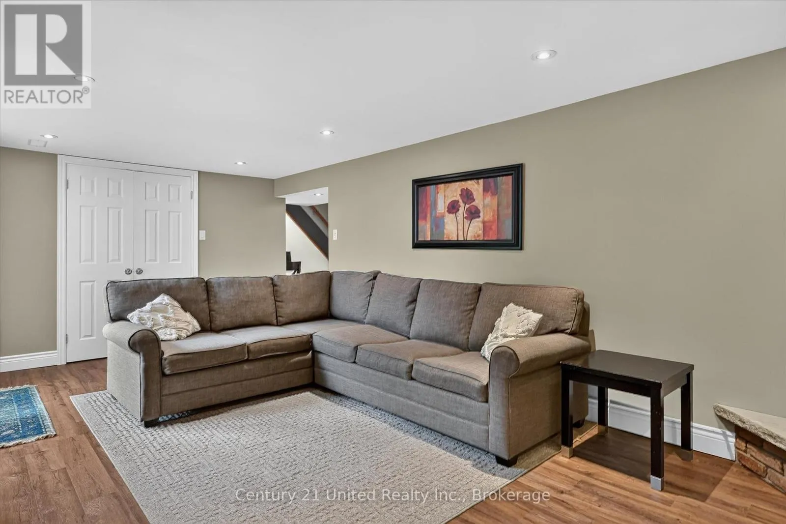 537 MONTCALM DRIVE