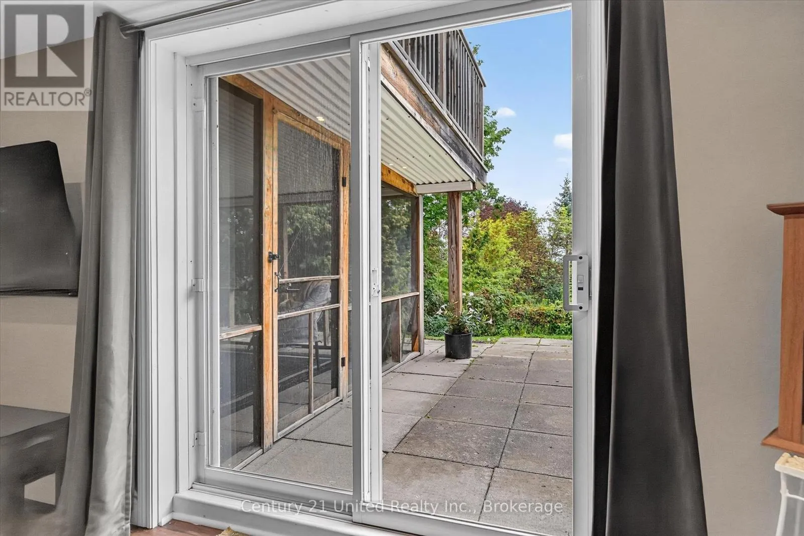 537 MONTCALM DRIVE