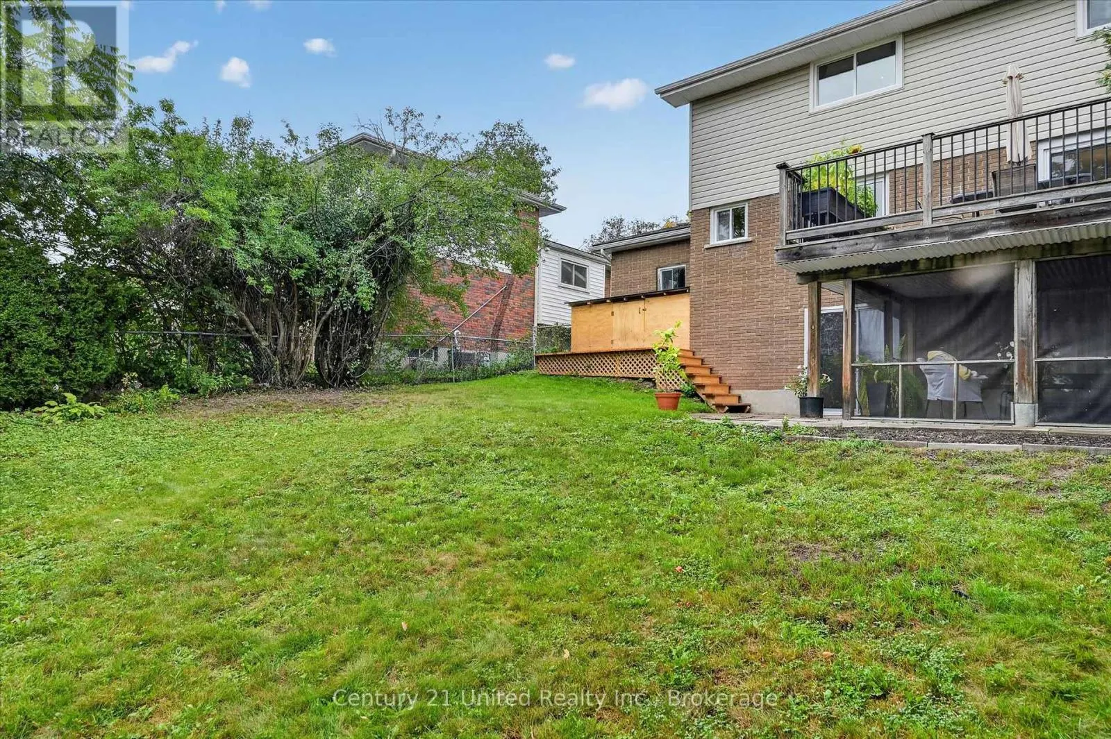 537 MONTCALM DRIVE