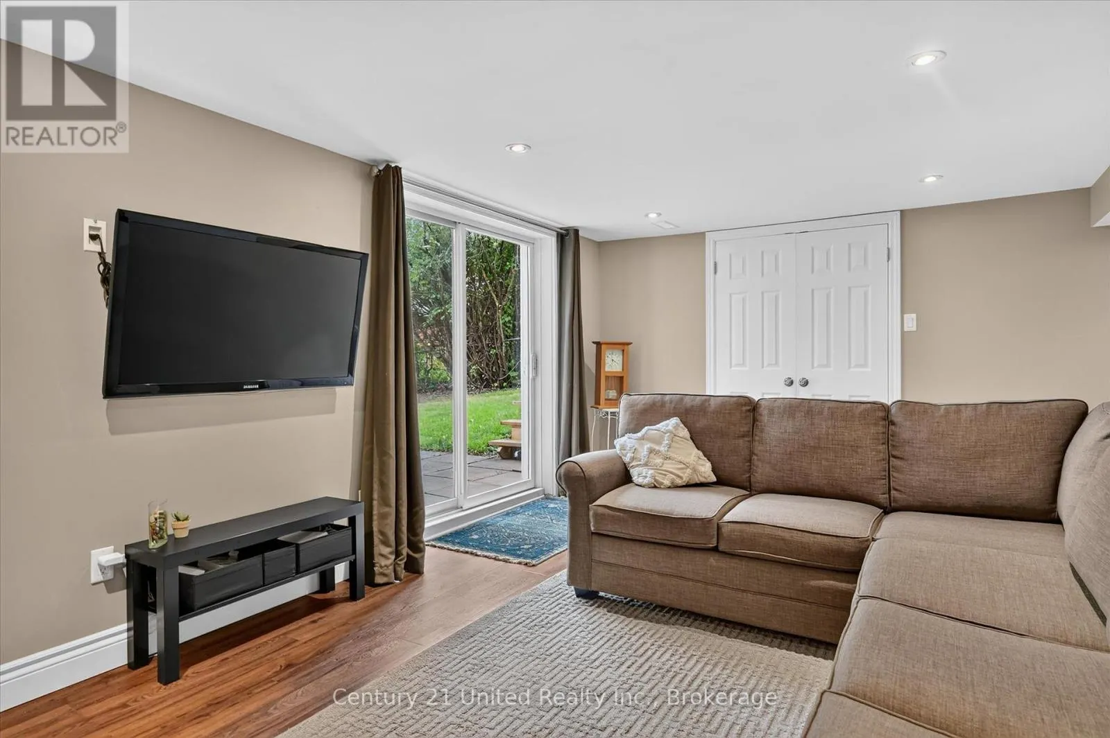 537 MONTCALM DRIVE