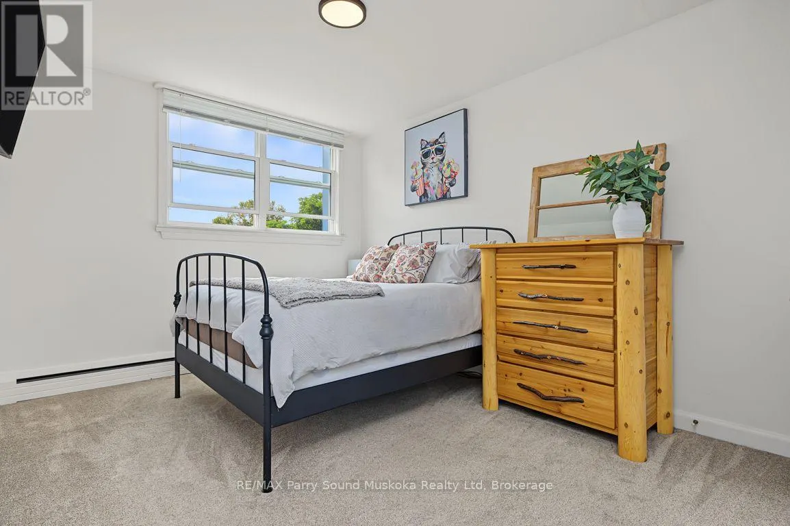16 - 118 ISABELLA STREET #16