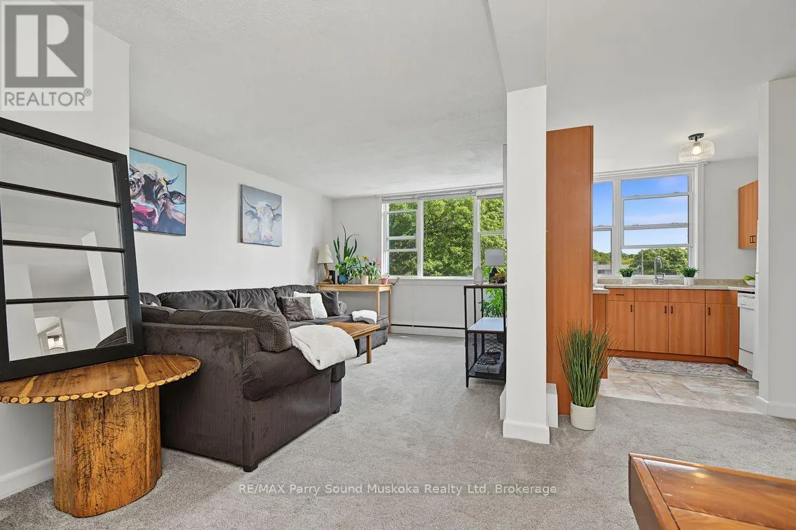16 - 118 ISABELLA STREET #16