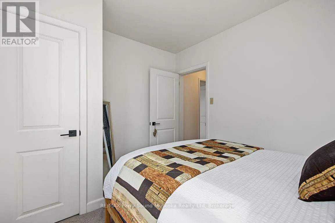 16 - 118 ISABELLA STREET #16