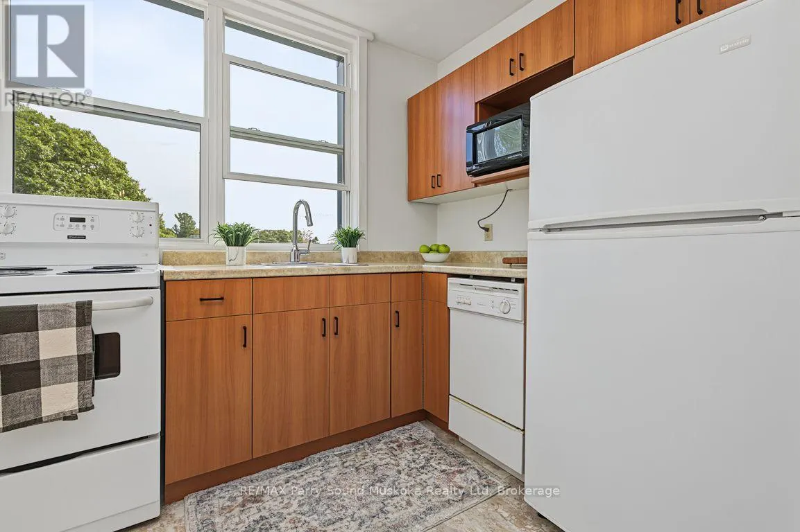 16 - 118 ISABELLA STREET #16