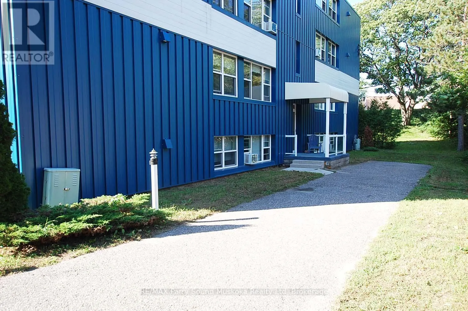 16 - 118 ISABELLA STREET #16