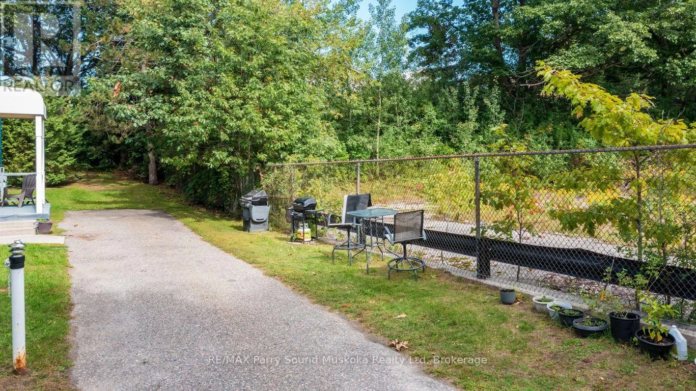 16 - 118 ISABELLA STREET #16