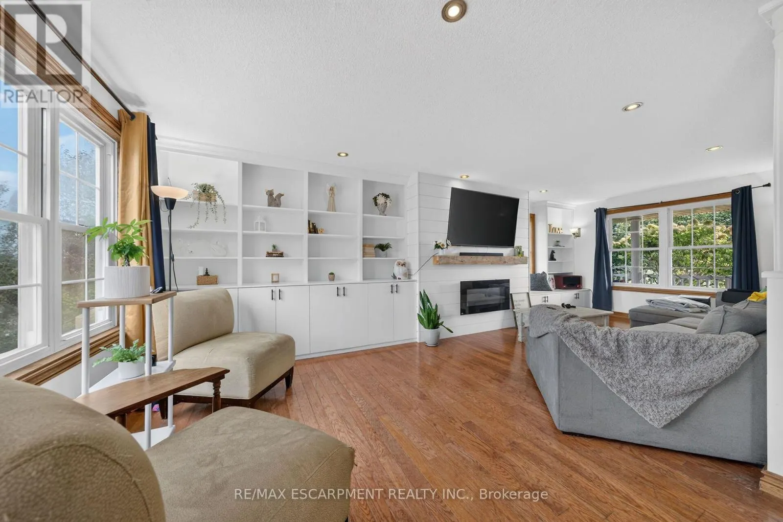 55 MONTURE STREET N