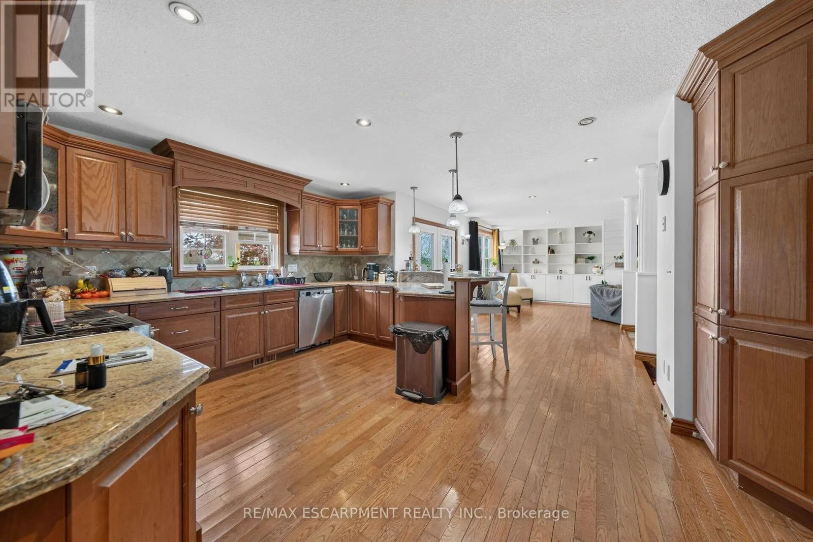 55 MONTURE STREET N