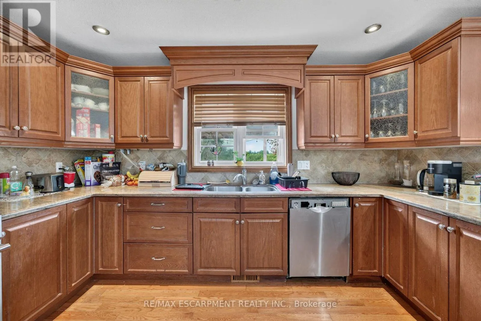 55 MONTURE STREET N