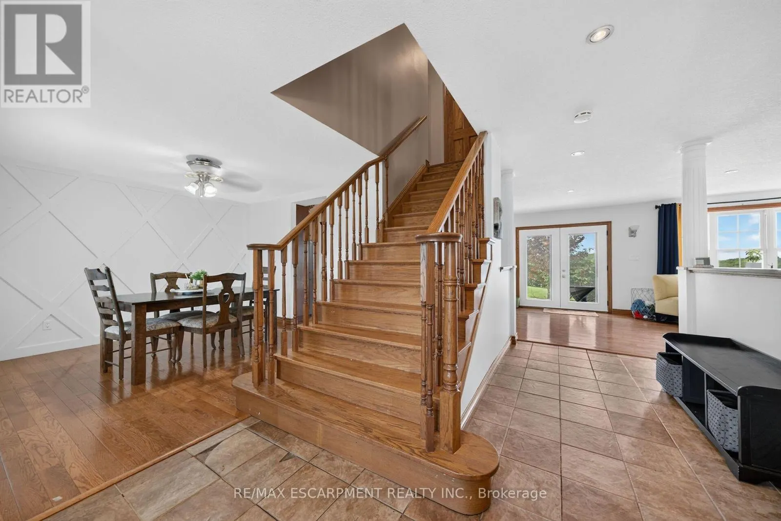 55 MONTURE STREET N