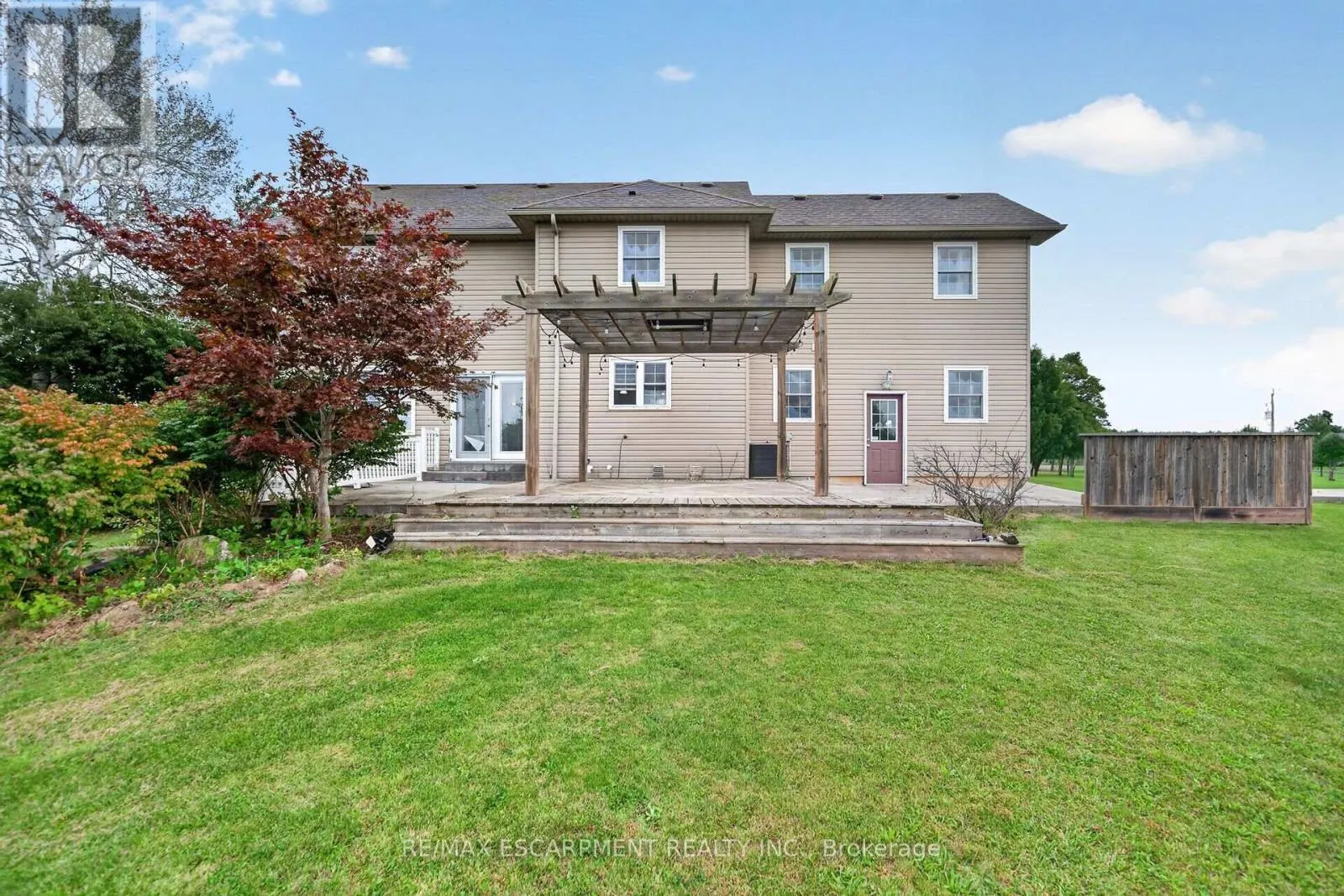 55 MONTURE STREET N