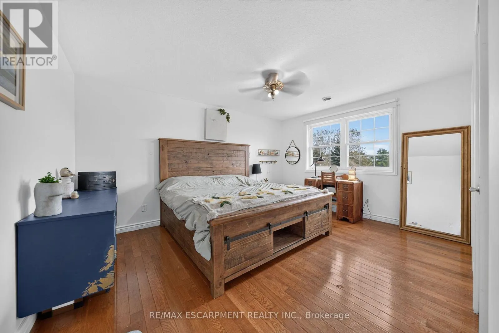 55 MONTURE STREET N