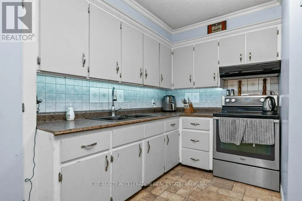 108 DUNDAS STREET