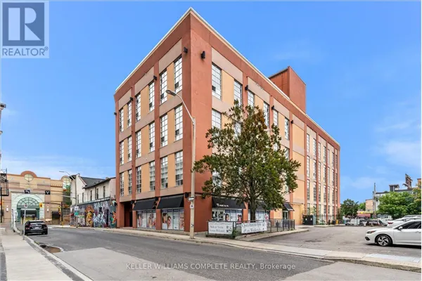 405 - 11 REBECCA STREET