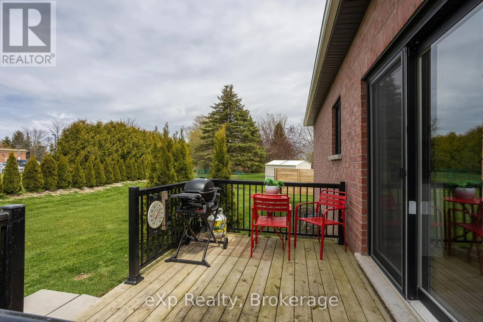 43 COUNTRY CRESCENT