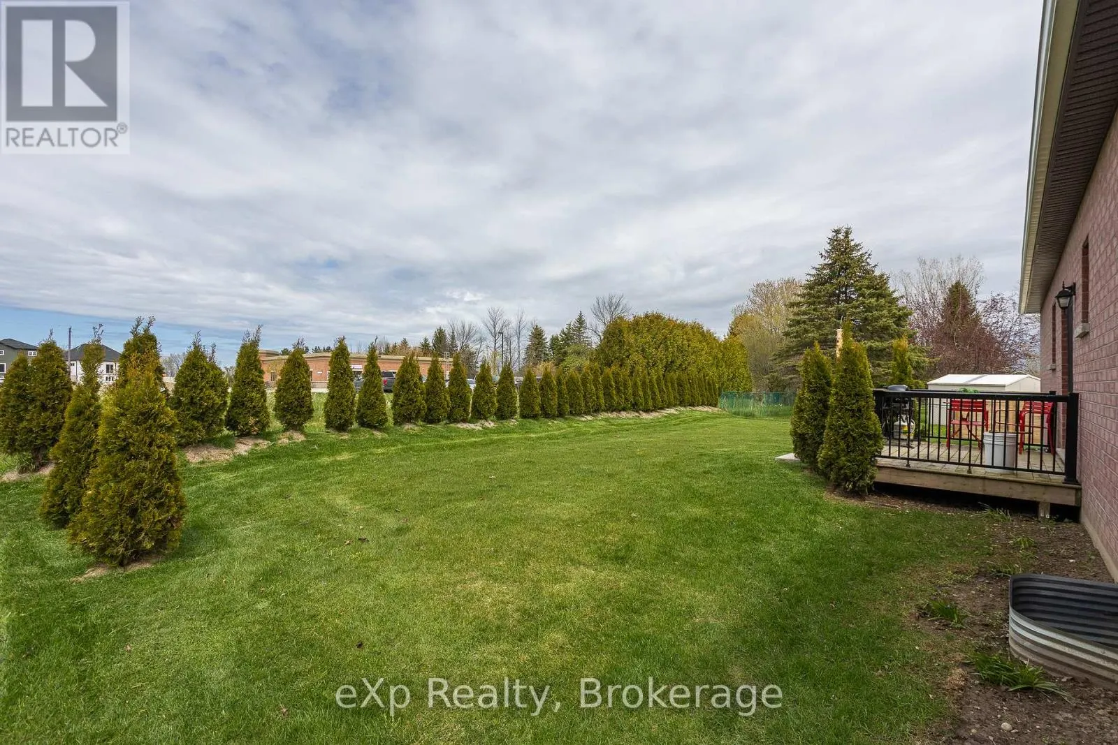 43 COUNTRY CRESCENT