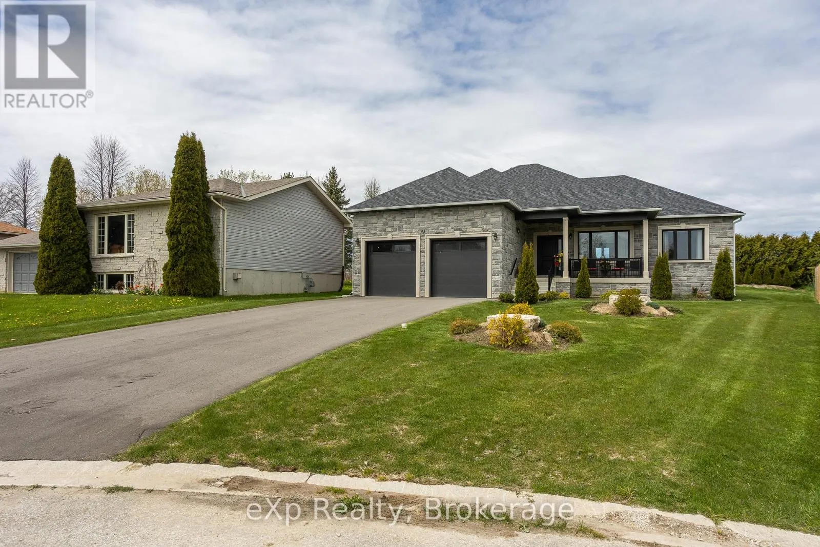 43 COUNTRY CRESCENT