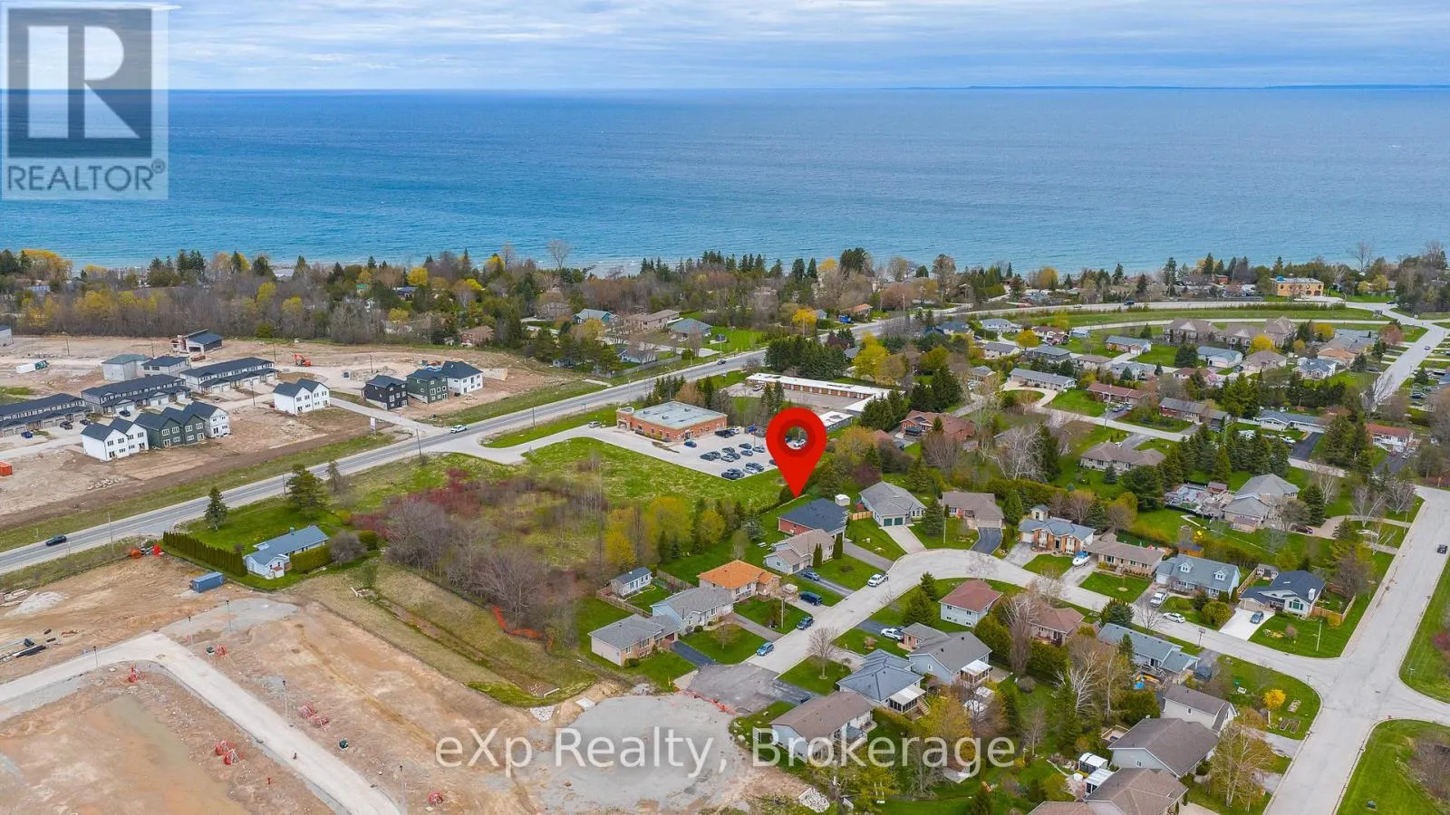 43 COUNTRY CRESCENT