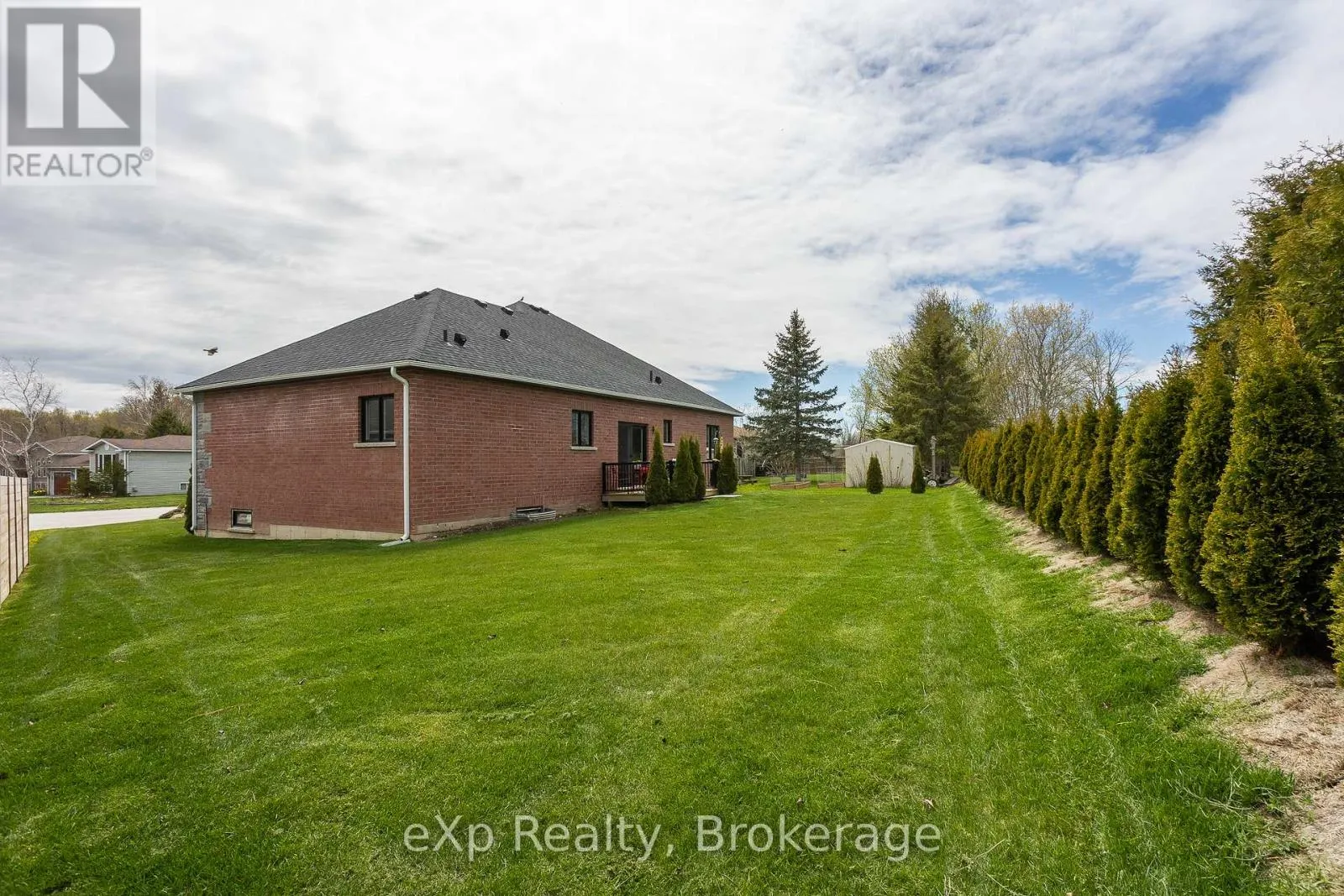 43 COUNTRY CRESCENT