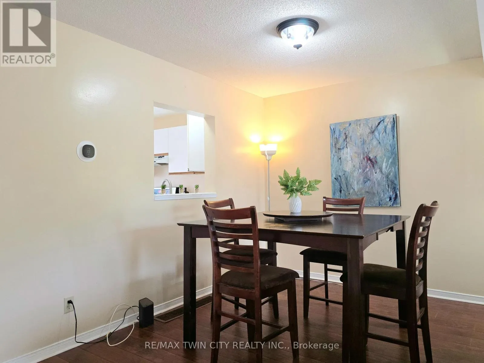 6 - 250 KEATS WAY